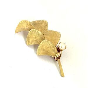 Vintage PPC 12kt gold filled leaf branch brooch with faux pearl